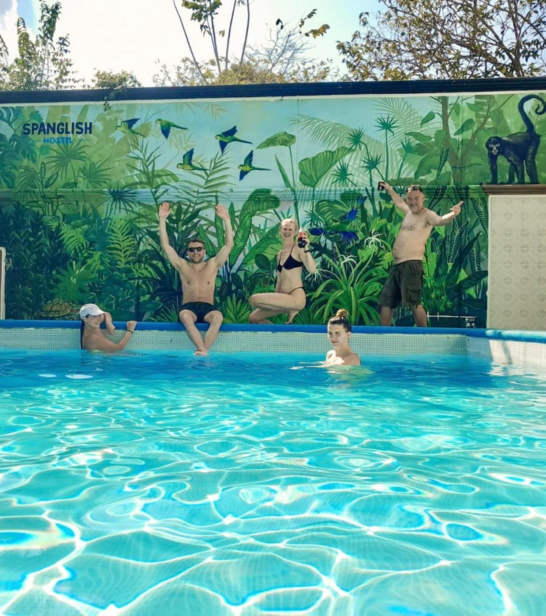 Spanglish Hostel Valladolid  Ngoại thất bức ảnh