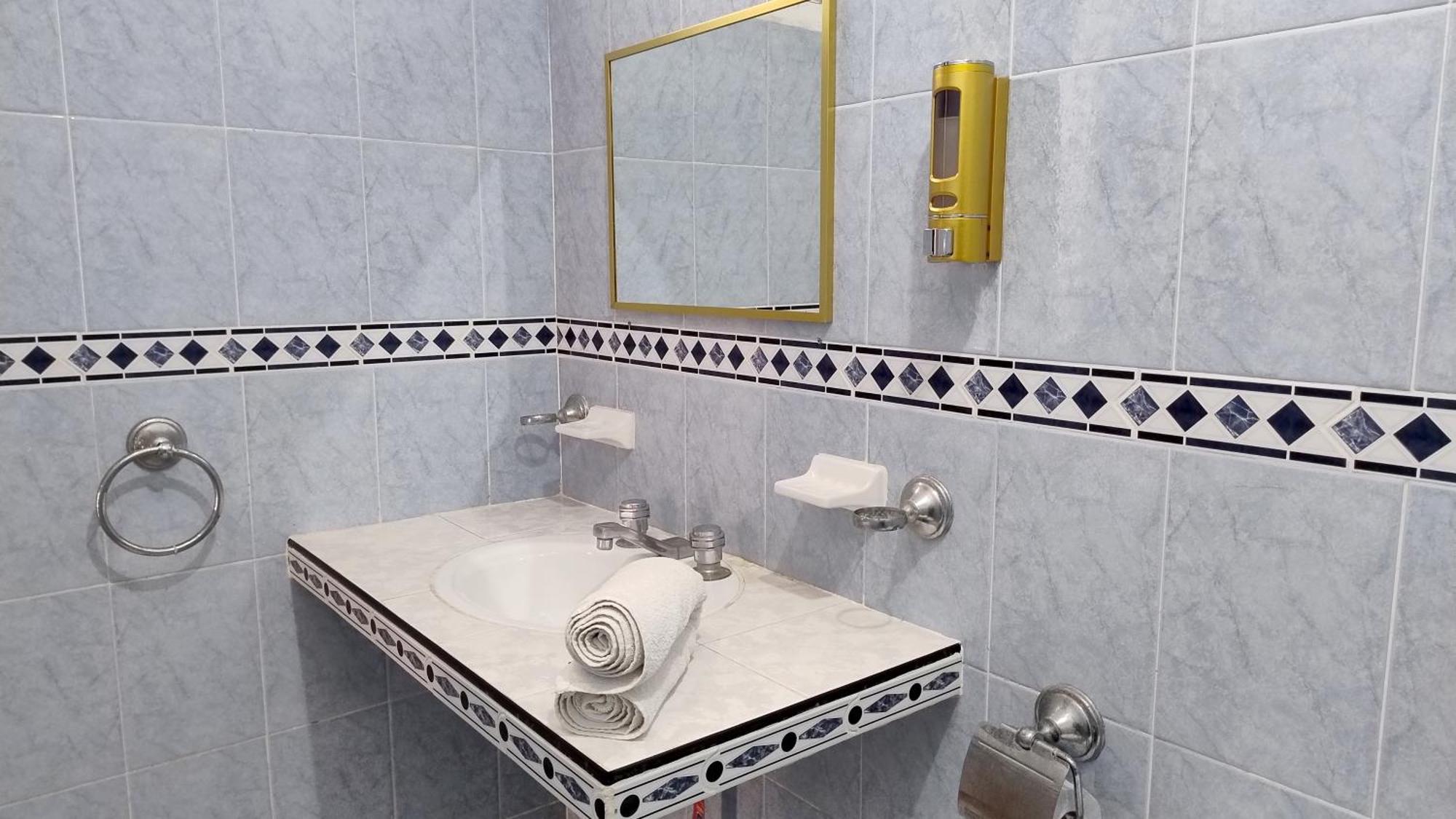 Spanglish Hostel Valladolid  Ngoại thất bức ảnh